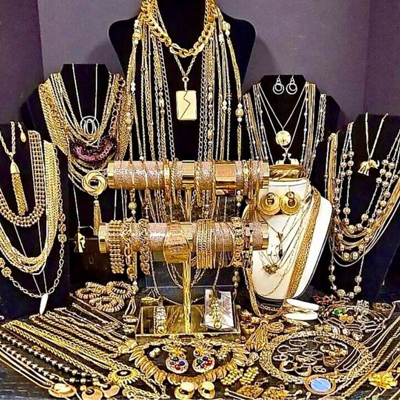 Huge 5 LB “POSH PERFECTLY” jewelry mystery box~ Gold & Silver Variety